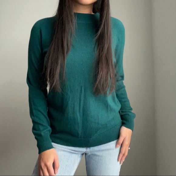 Vintage Green Mock-Neck Sweater - Picture 3 of 11